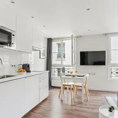 Marais 1br Cosy Charm